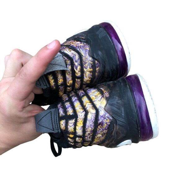 RARE 2019 Nike Lebron 17 Lakers Size 8.5 - Picture 11 of 15